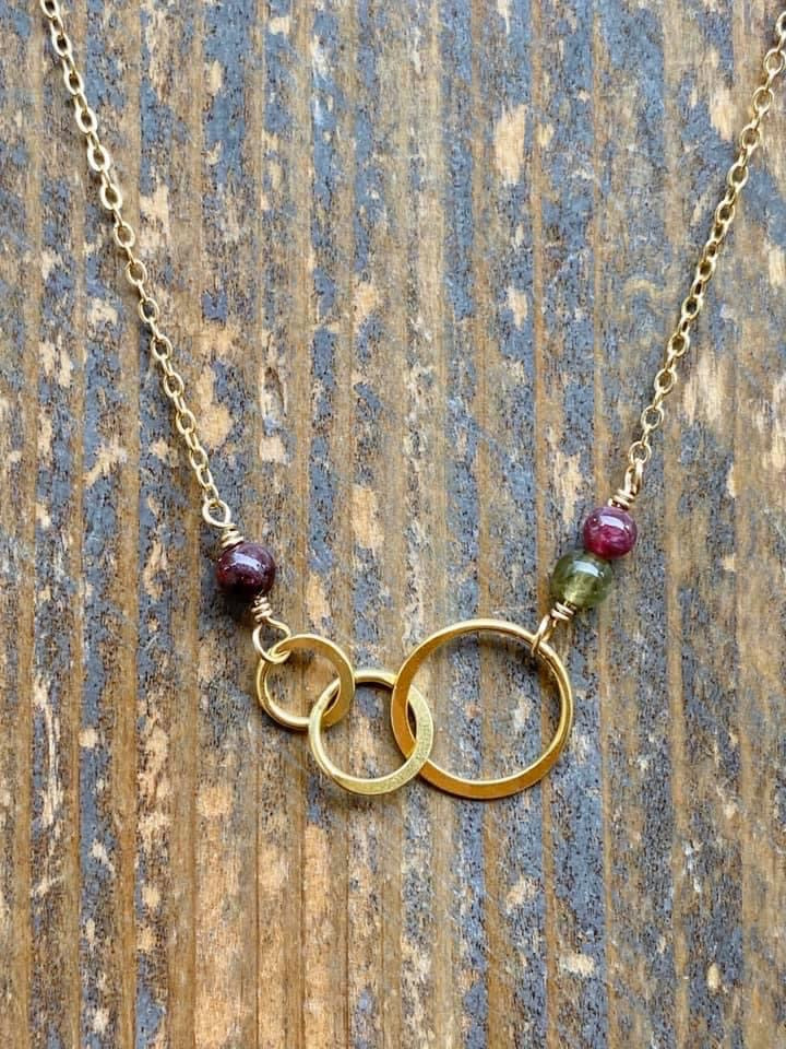 Custom birthstones on gold infinity three circle necklace – Rose