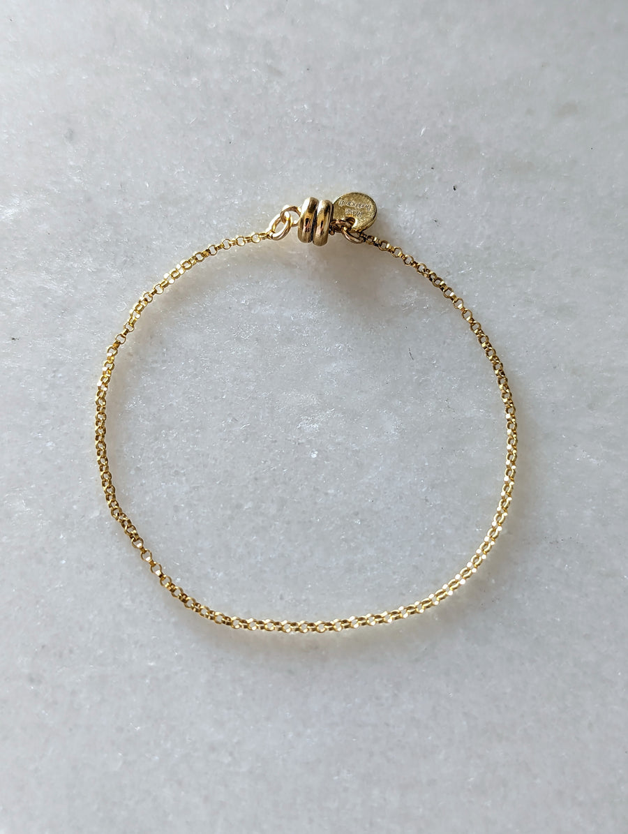 Gold small circle chain bracelet