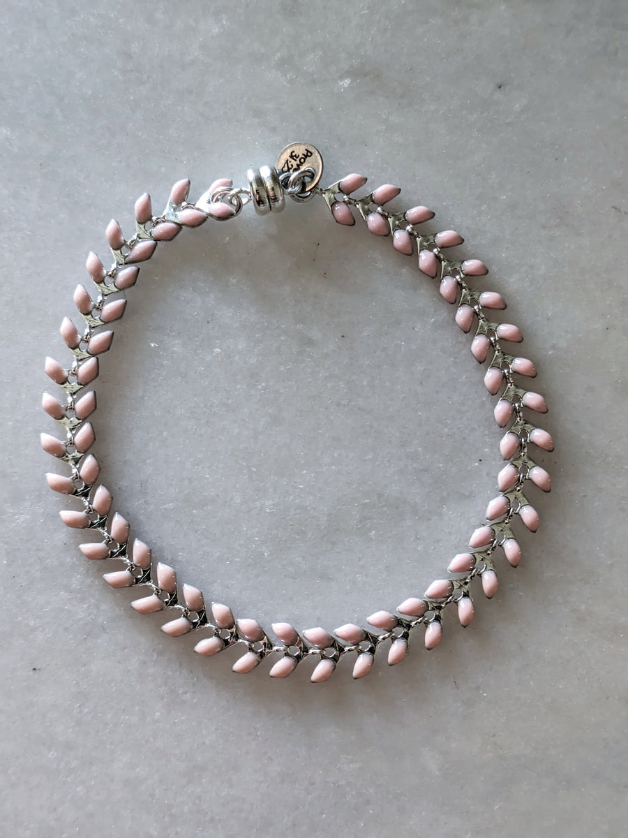 Regular Light Pink Silver Ivy Bracelet