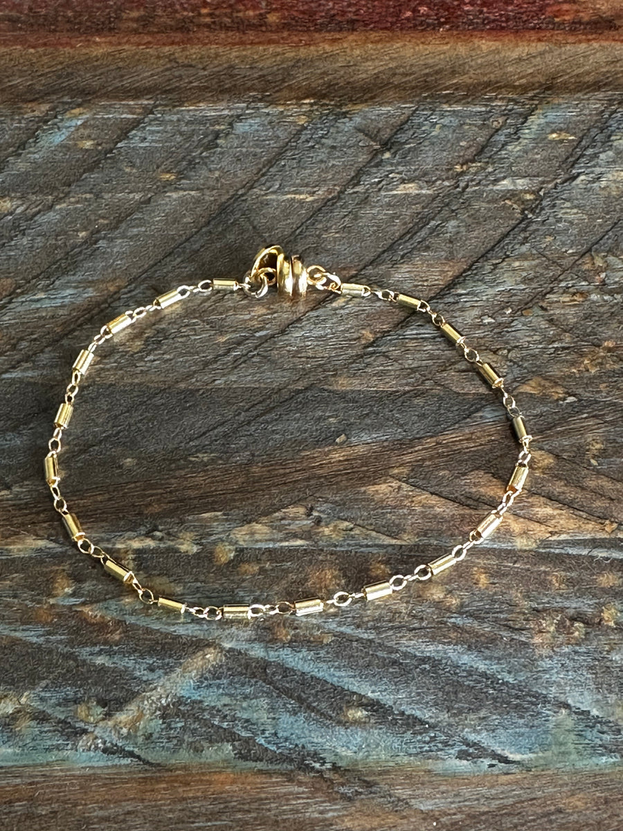 Gold bar bracelet