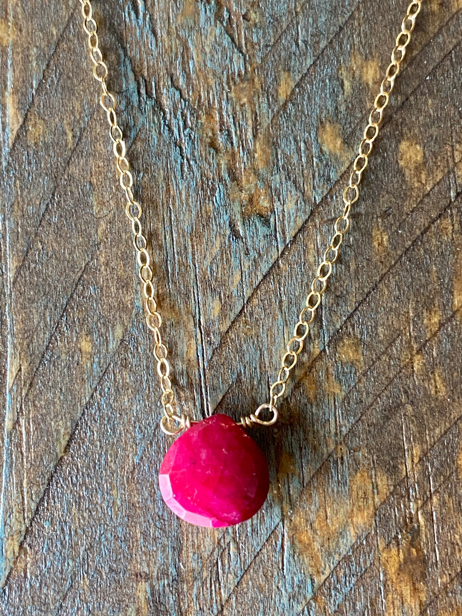 Gold ruby teardrop gemstone necklace