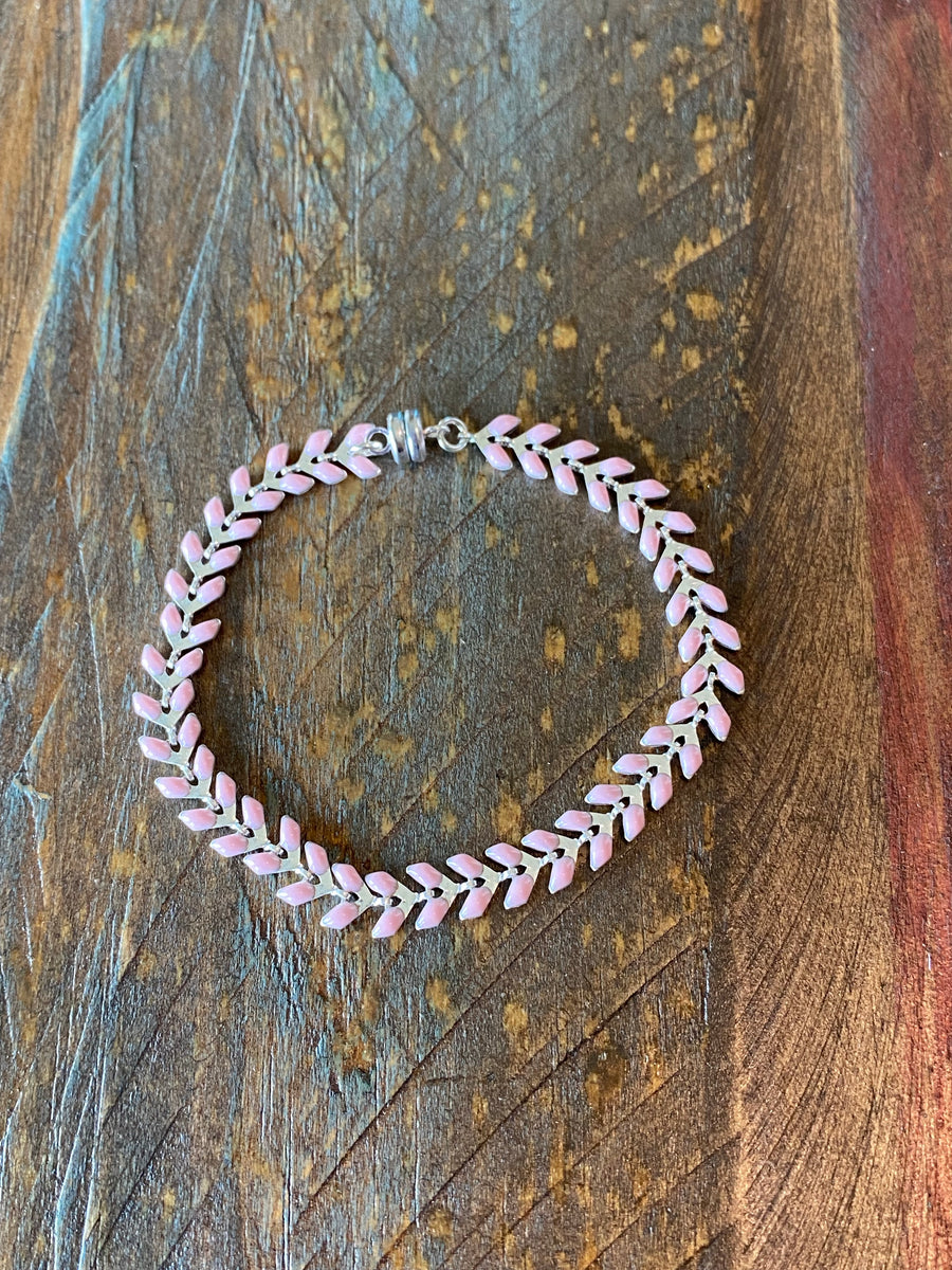 Regular Light Pink Silver Ivy Bracelet